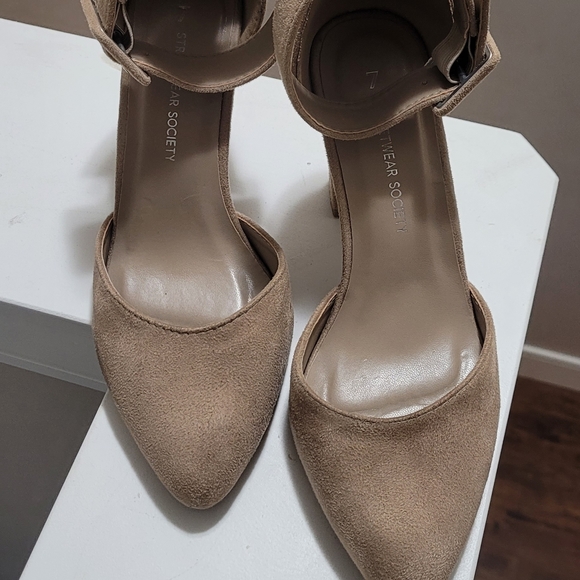 SWS Nude Suede Heels - Picture 3 of 3